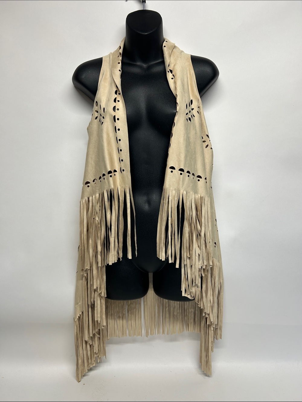 Fringe Suede Vest with Laser-Cut Mandala Design - Cream festival - Picture 3 of 5